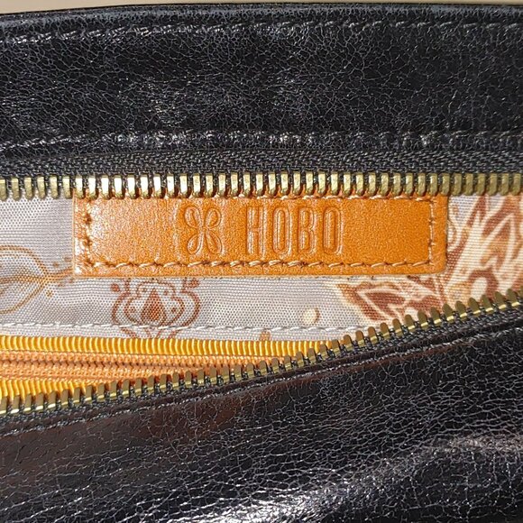 Hobo Black Leather Crossbody Bag Gold Hardware Multiple Zippered Compartments - Picture 3 of 9